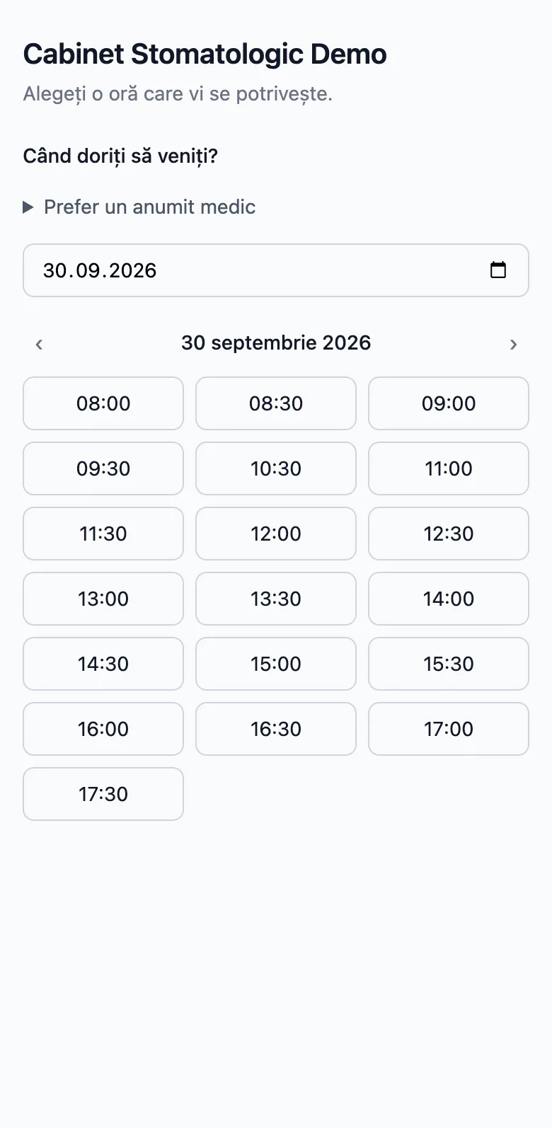 Pagina de programare online a unui cabinet de test, pe telefon: pacientul alege ziua și una dintre orele libere.